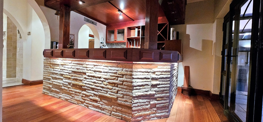 7 Bedroom Property for Sale in Myburgh Park Western Cape